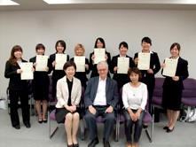 同窓会奨学金授与式