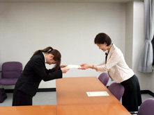 同窓会奨学金授与式